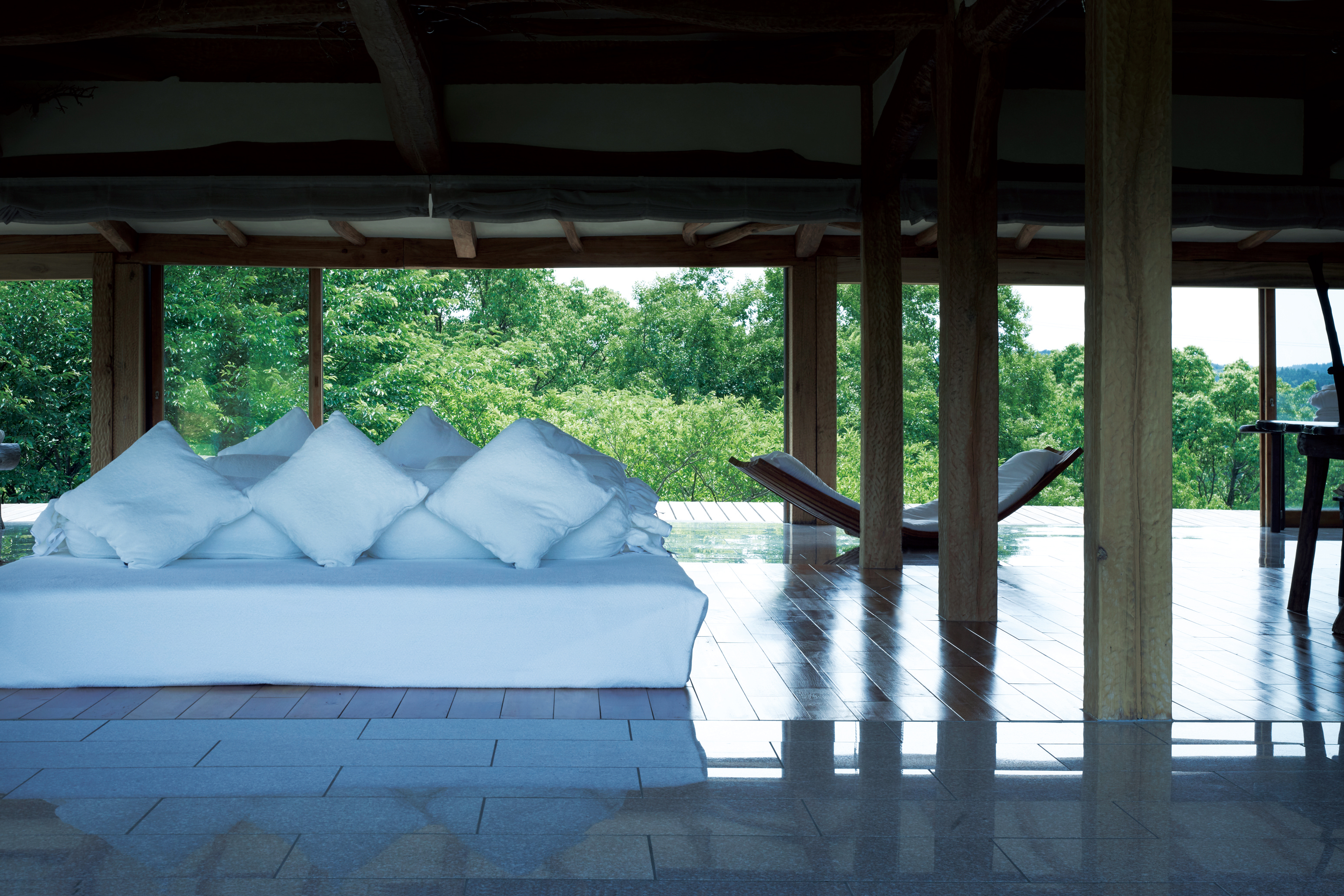 大自然の中に隔絶された宿で唯一無二の特別な解放感を味わう